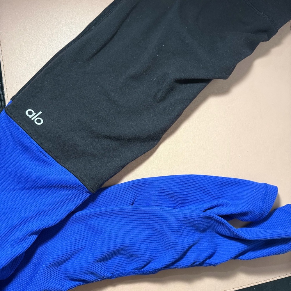 Alo Yoga Women’s XS Long Ribbed Colorblock Legging Black Blue Preppy Activewear